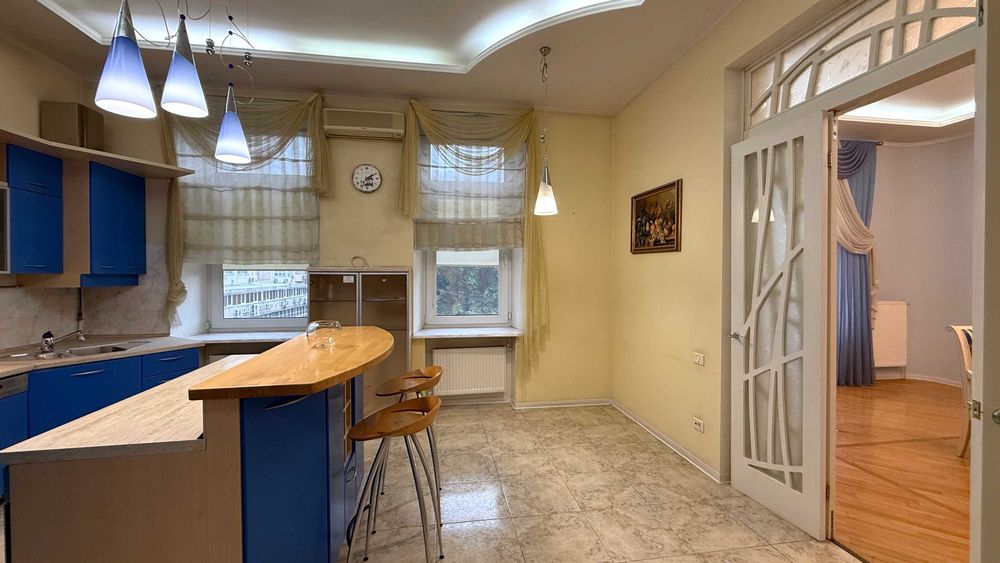 АРЕНДА • 3к кв с камином • Царский дом в Отраде • Французский бульвар