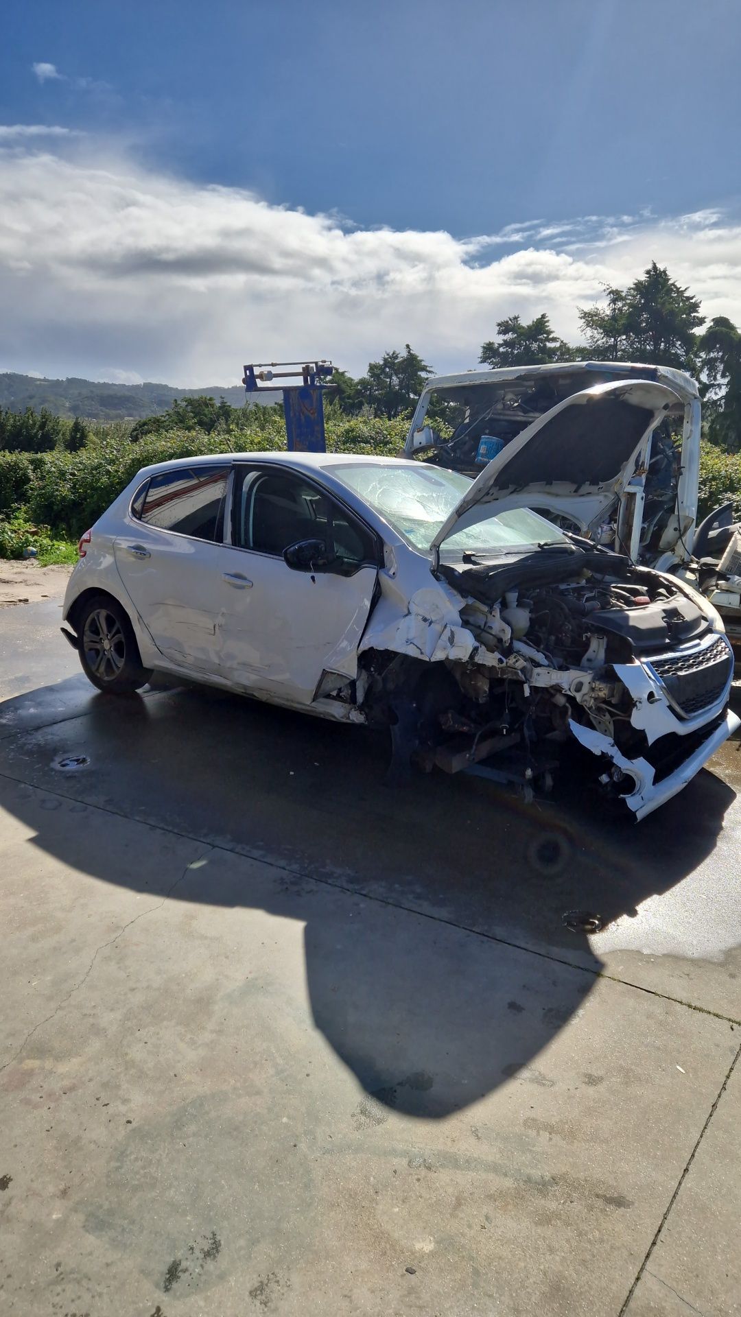 Peugeot 208  1.4 hdi para peças