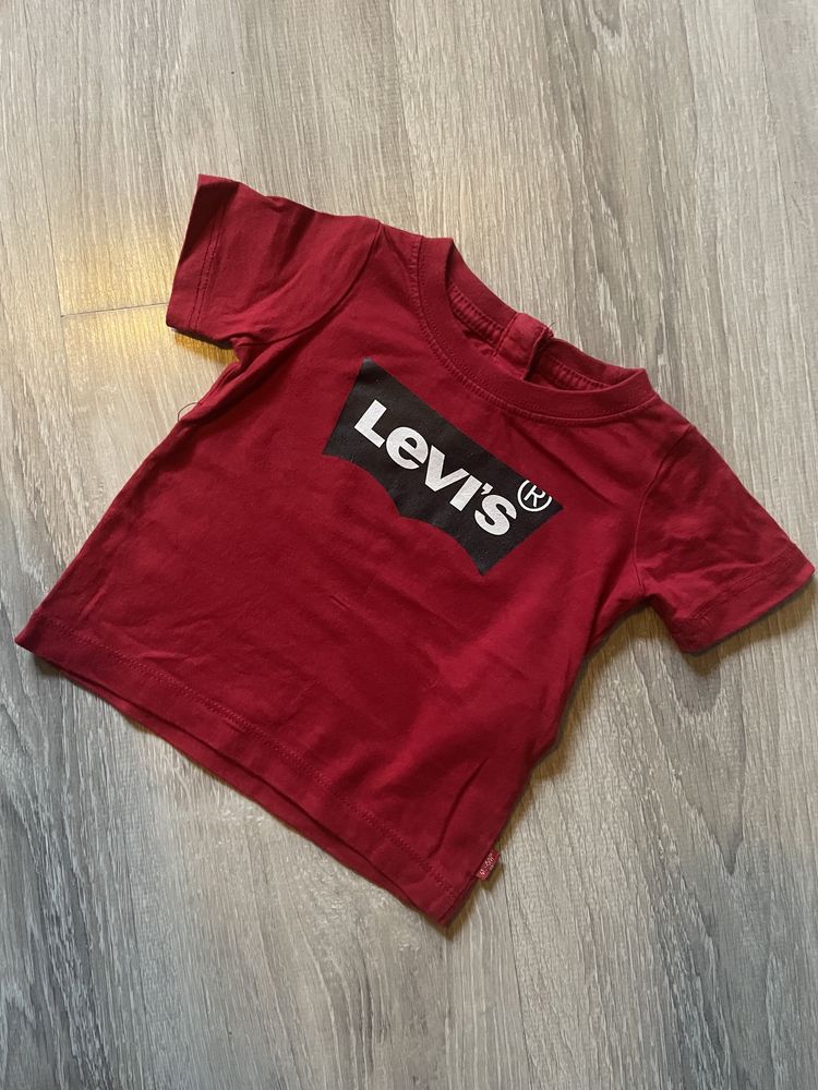 Футболка Levis (74 розмір)