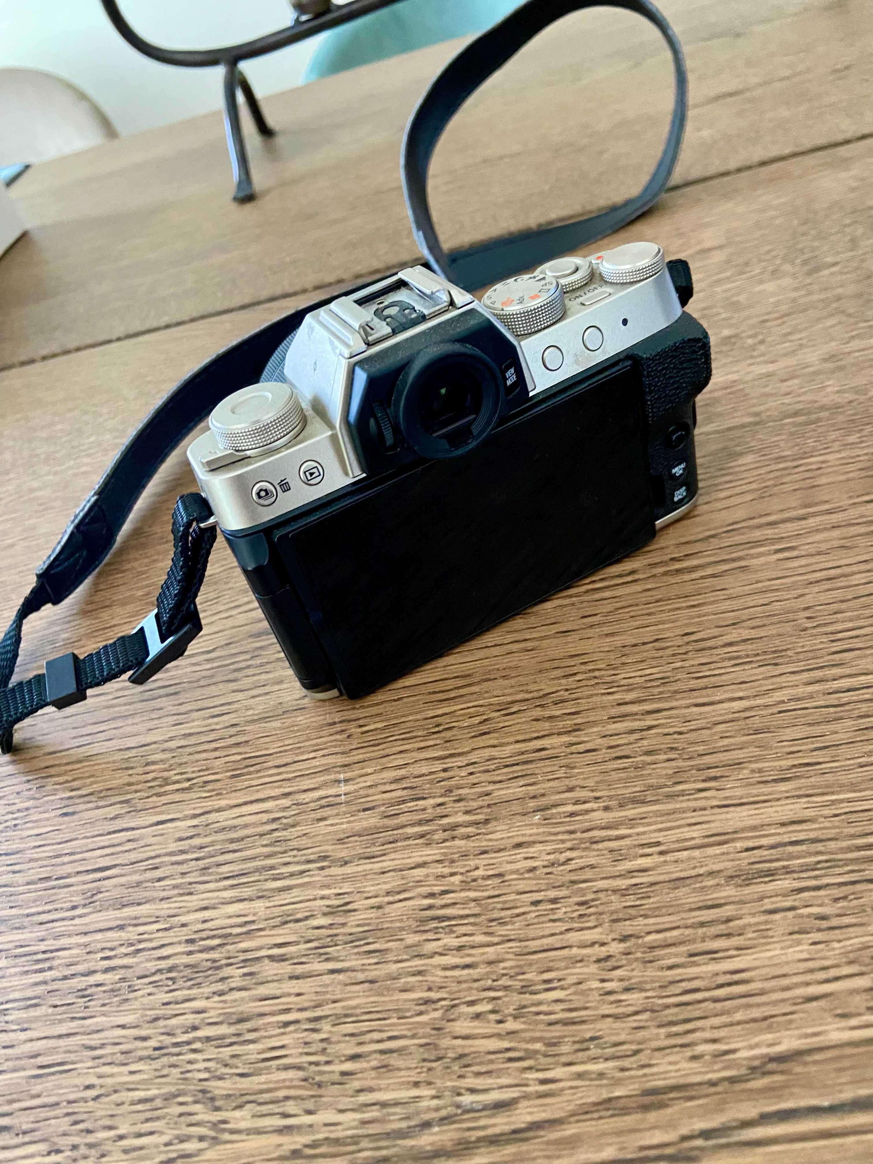 Fujifilm X-T200 + Kit Vlogger