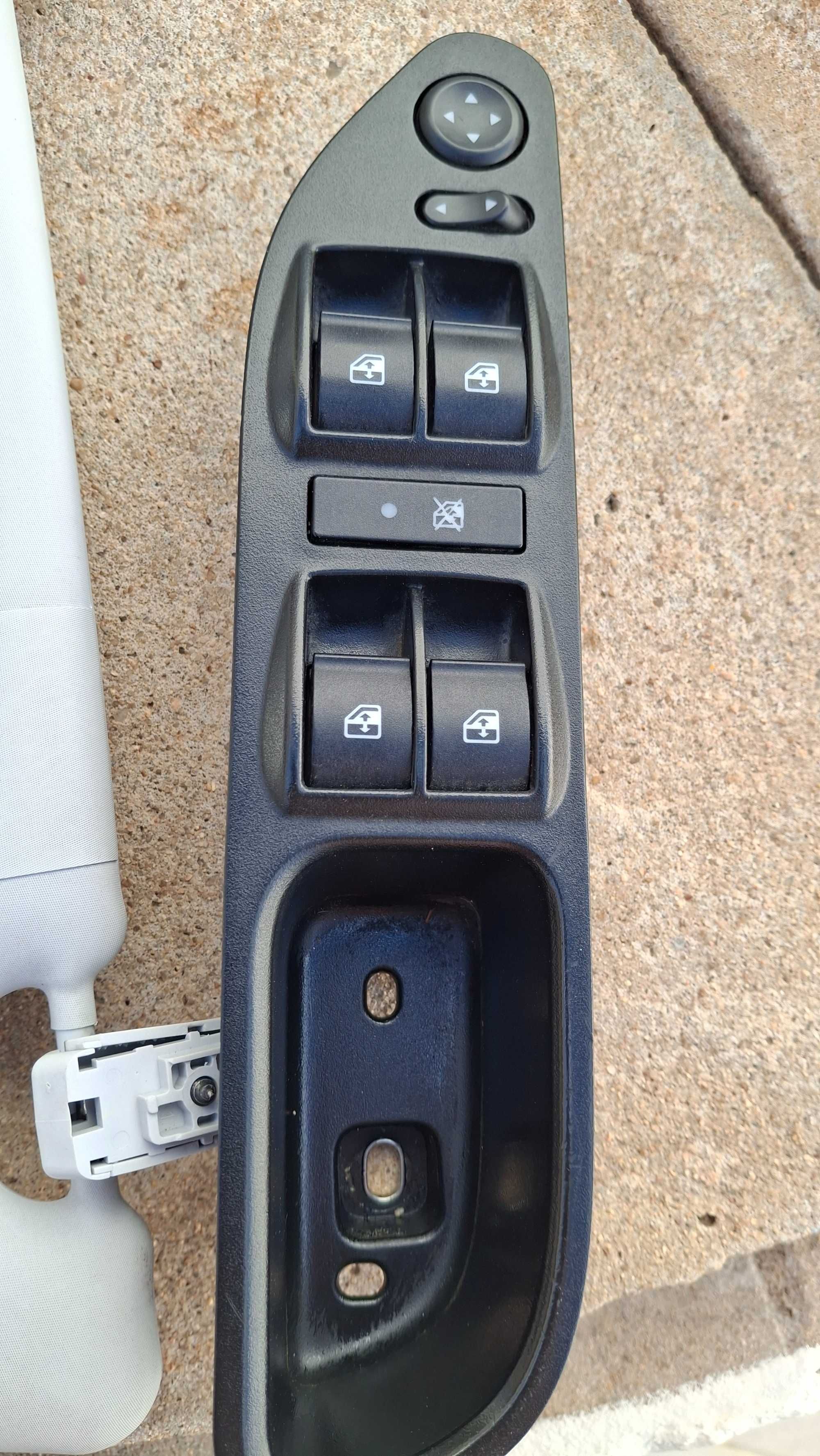 Vendo botão do vidro elétrico e palas do sol fiat tipo 2017/2020