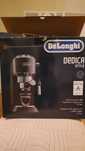 Ekspres DELONGHI Style EC685BK