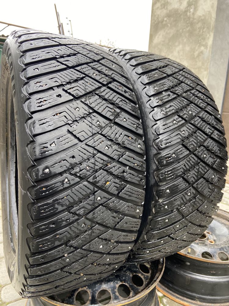 Резина Зимові Шини Гума Goodyear 215 55 R16 Ultragrip