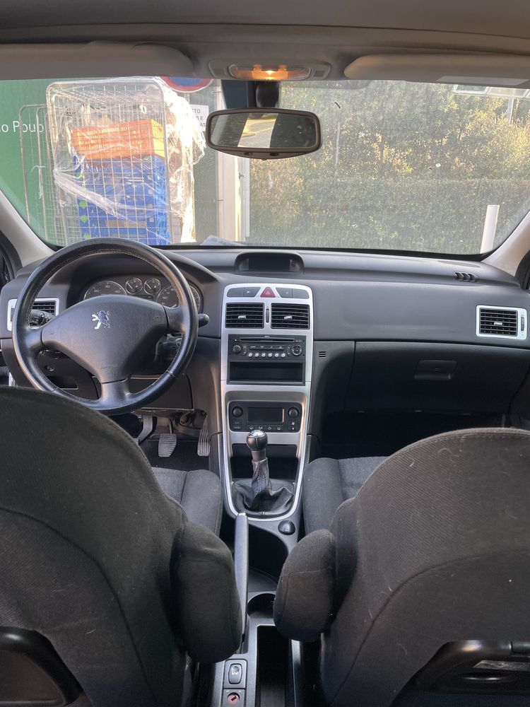 Peugeot 307 de 7 lugares - Diesel - Negociavel