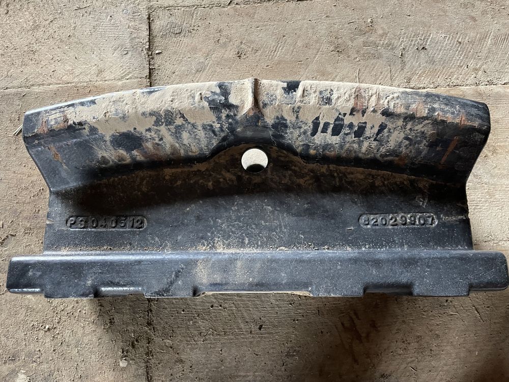 Wieszak odlew adapter do obciążników New Holland T6 6000