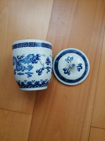 Caneca em porcelana Chinesa antiga