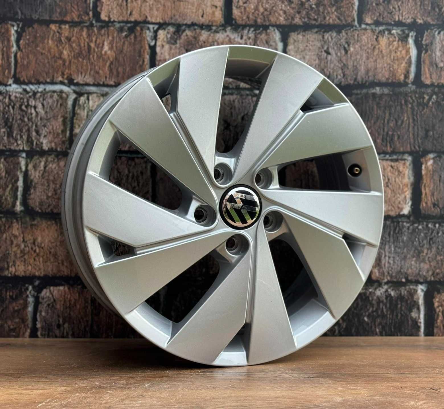 Alufelgi 5x112 r17 VW GOLF VIII VII VI V Touran Jetta Caddy Passat 156