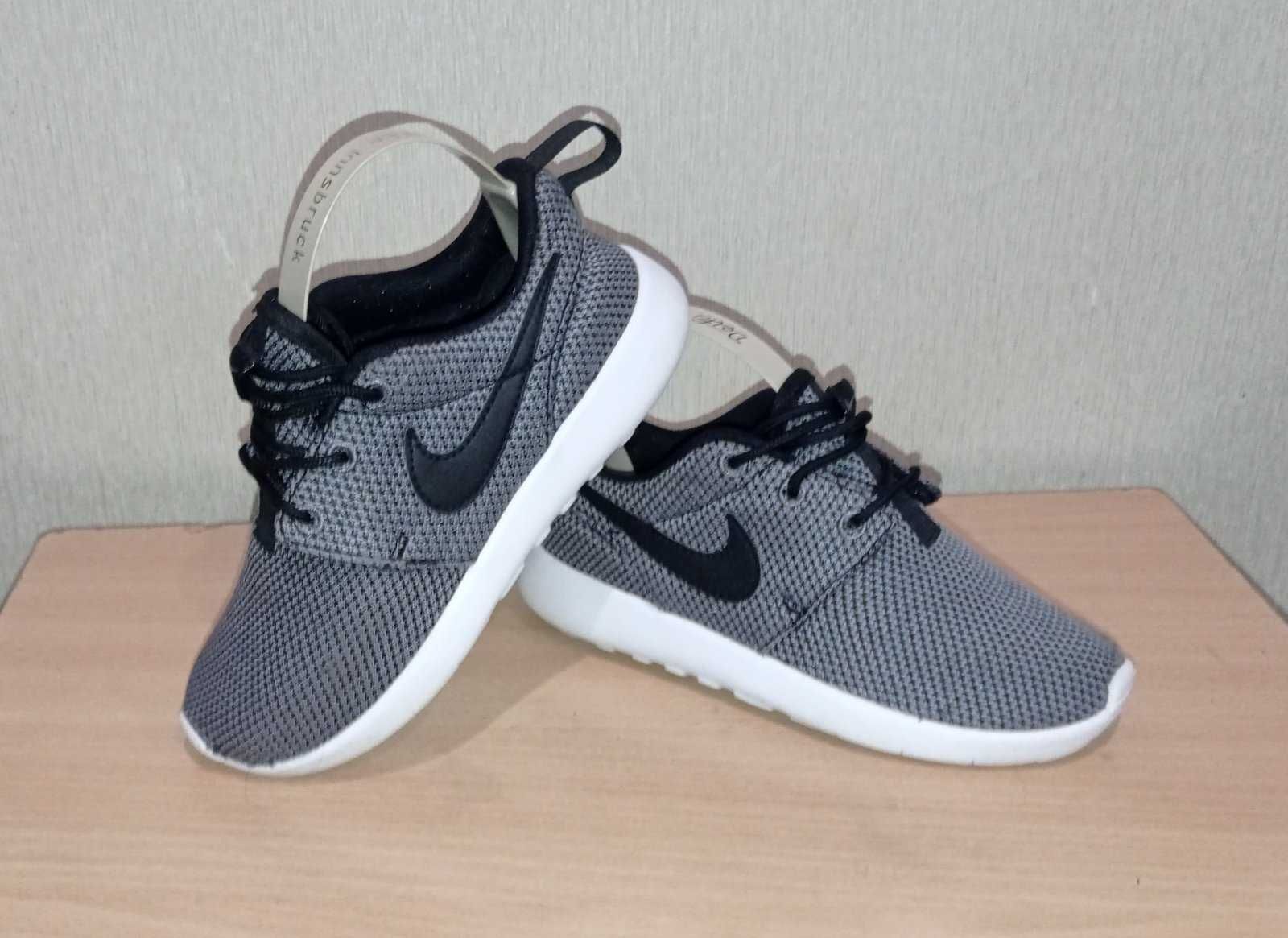 Кросiвки фiрми Nike 29.5 розмiру