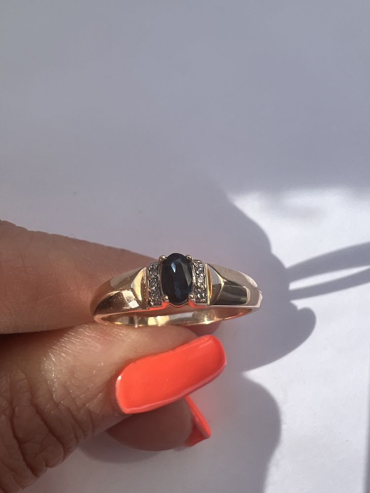 Новое золотое кольцо с бриллтантами и сапфиром красное золото 585 проб
