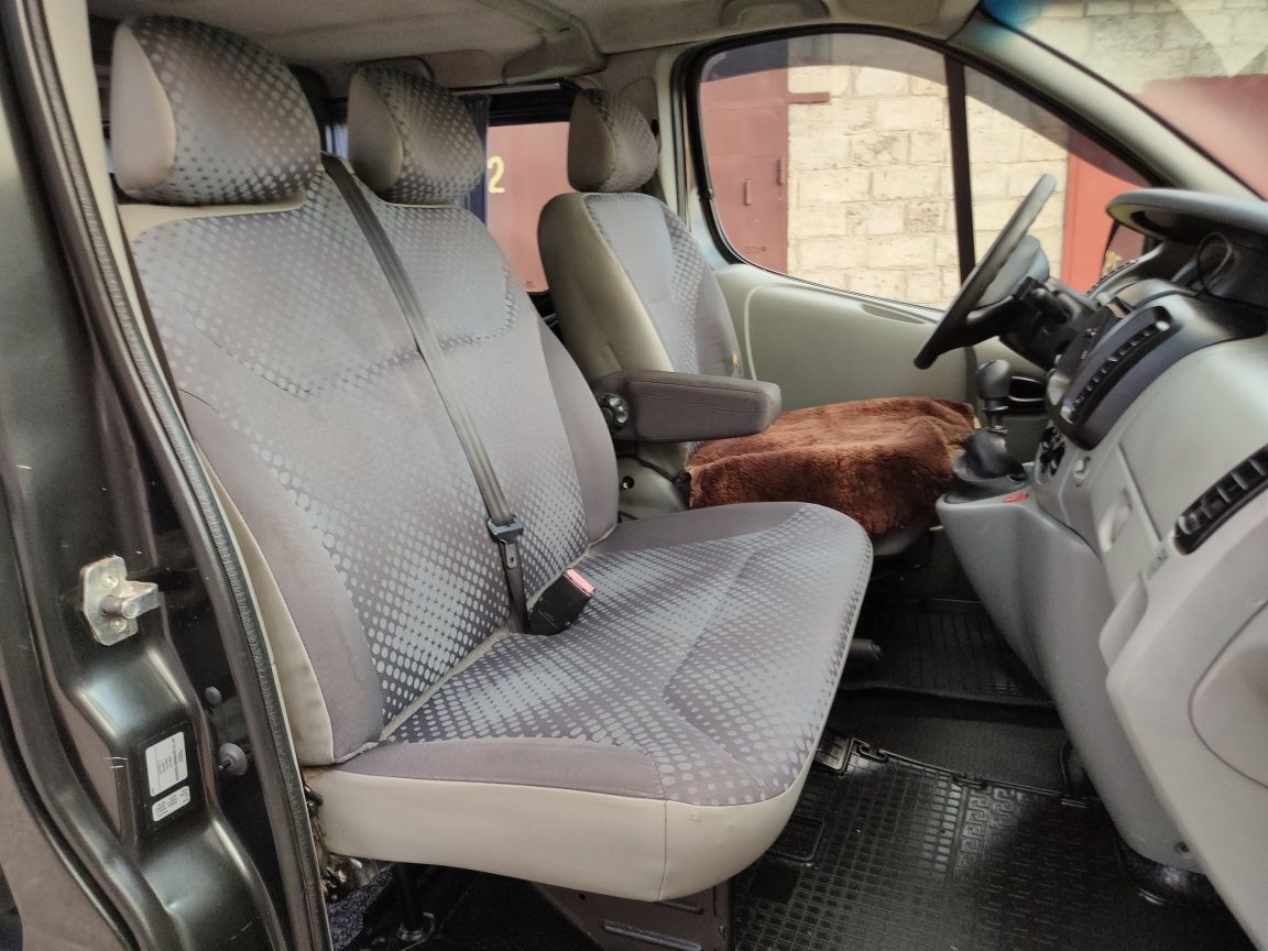 Renault Trafic Long 2,0 груз-пасс 2008 года один хозяин