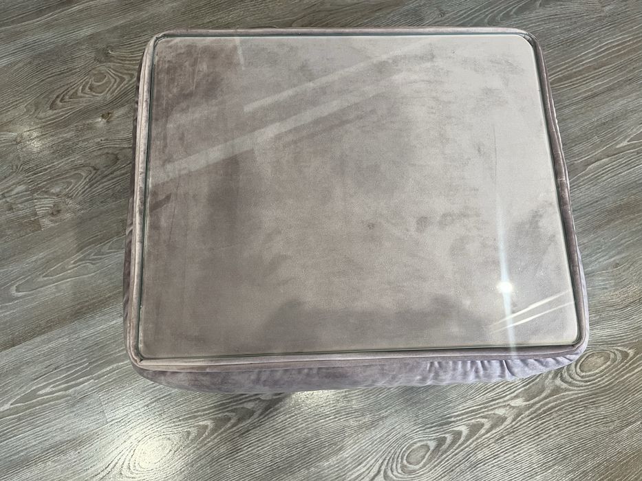 Stolik welurowy różowy