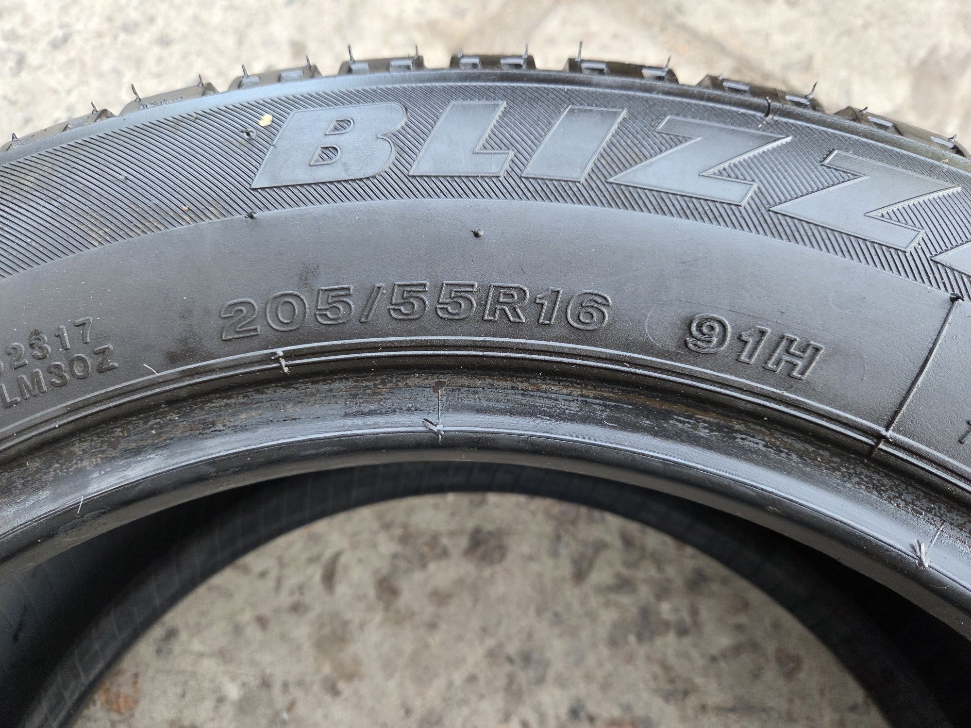 Шини всесезонні 205/55/r16, Bridgestone Blizzak LM-30