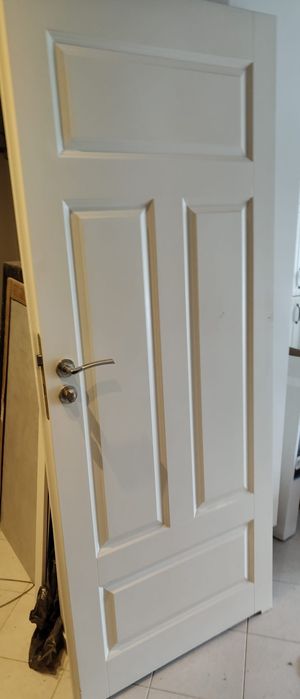 Drzwi łazienkowe z podcięciem wentylacyjnym i ościeżnicą