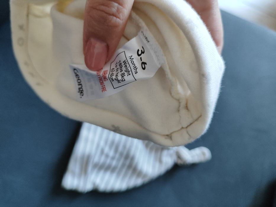 Czapeczki niemowlęce 2 sztuki