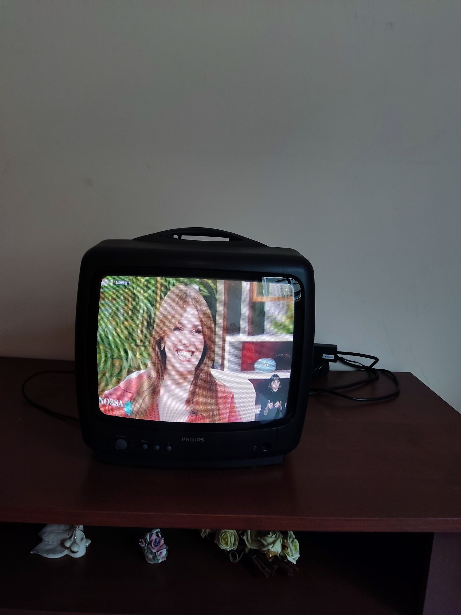 Televisão Philips a funcionar como nova