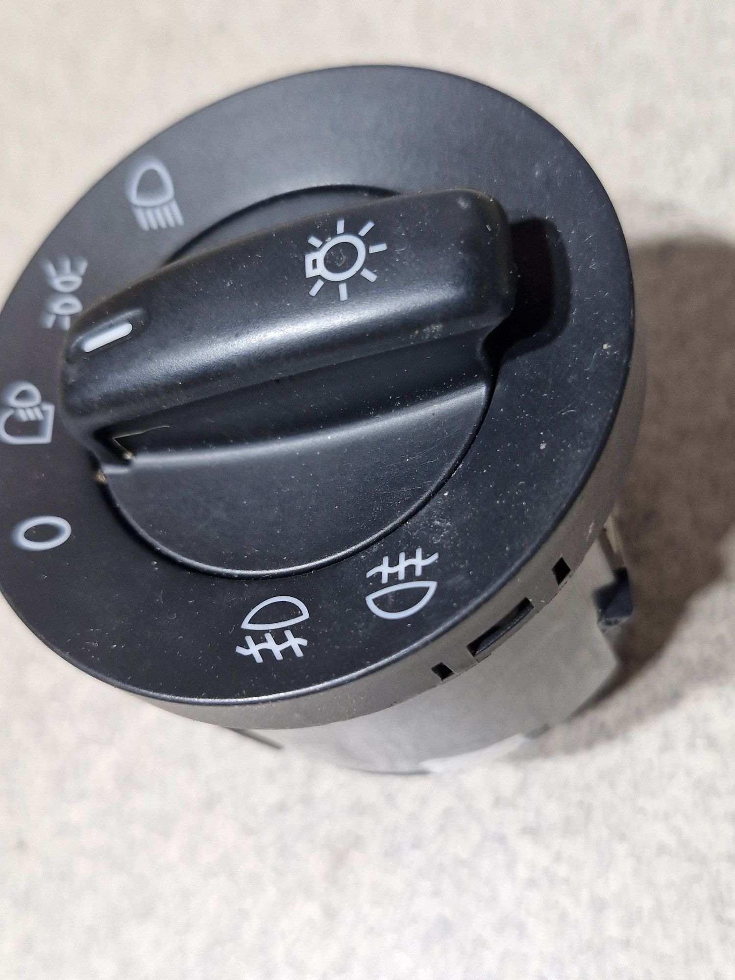 Wlacznik swiatel vw golf 5 plus