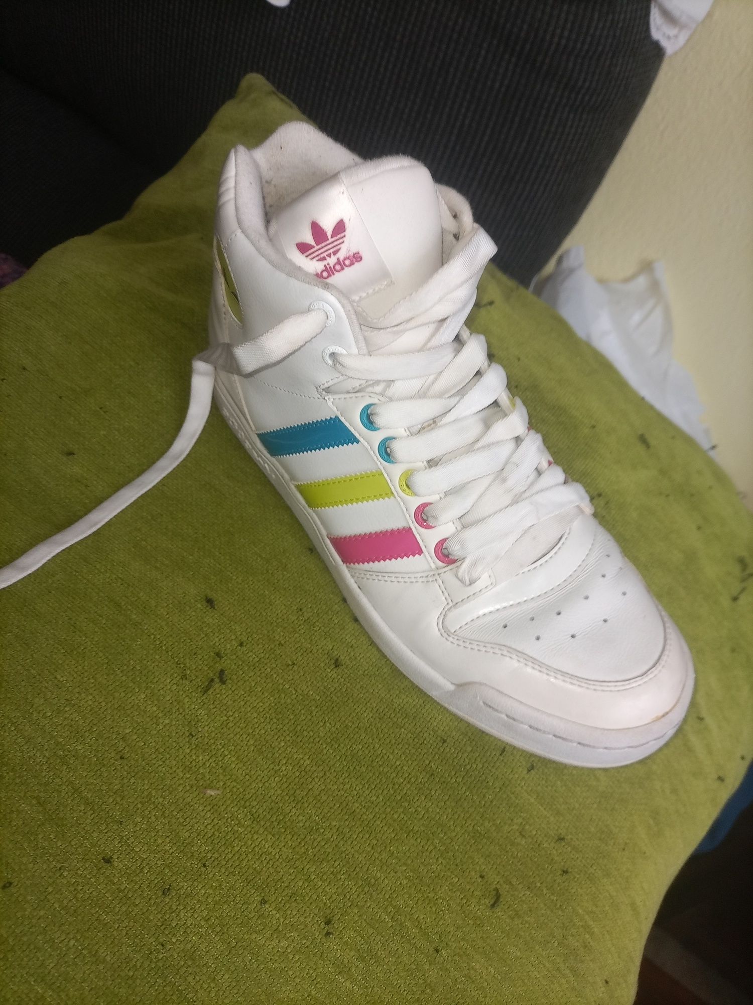 Tennis adidas usados 2x