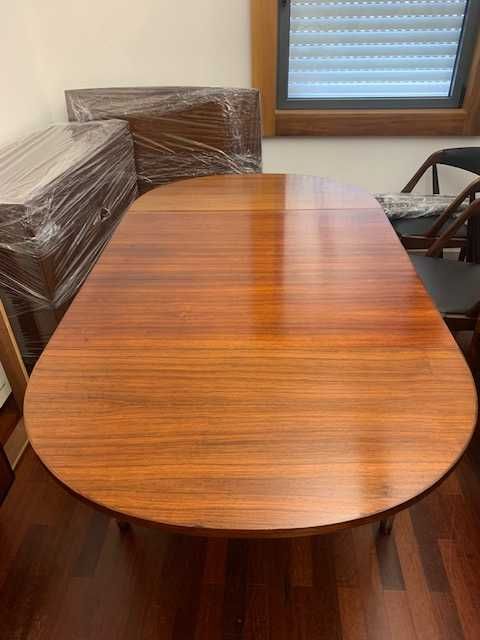 Mesa de jantar nórdica, muito versátil