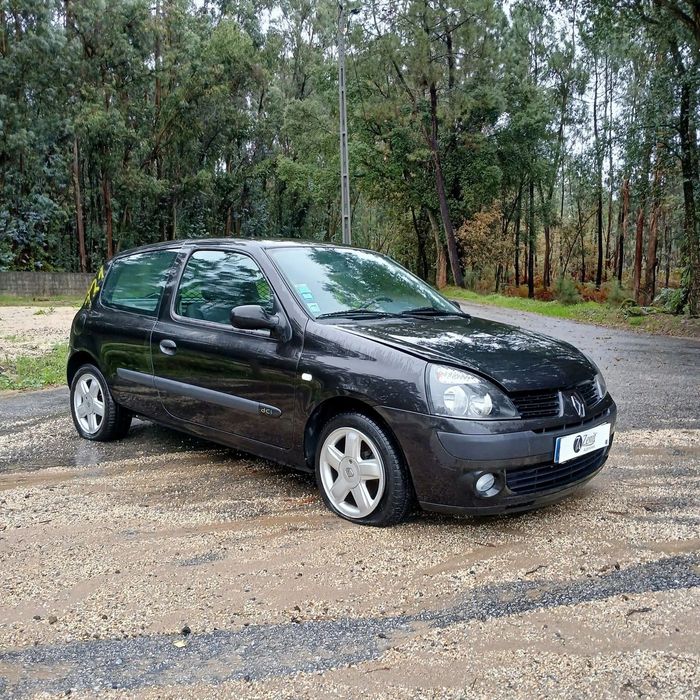 Renault Clio II 1.5 DCI de 2002 – Peças Usadas (10121)
