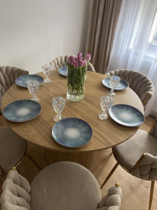 Stół okrągly - PIĘKNY