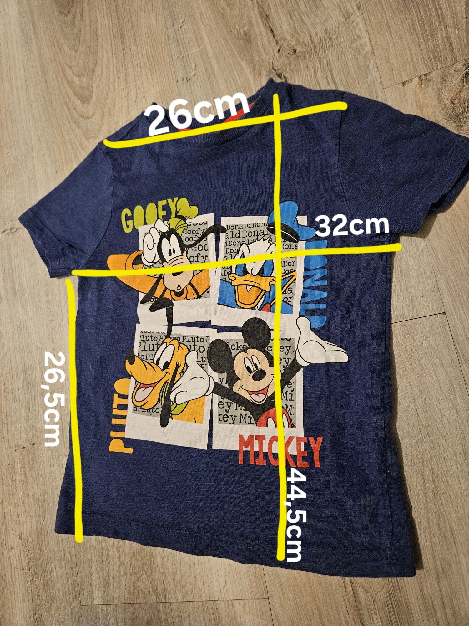 Chłopięcy t-shirt Disney Mickey Mouse.  Rozmiar na 4-5 lat