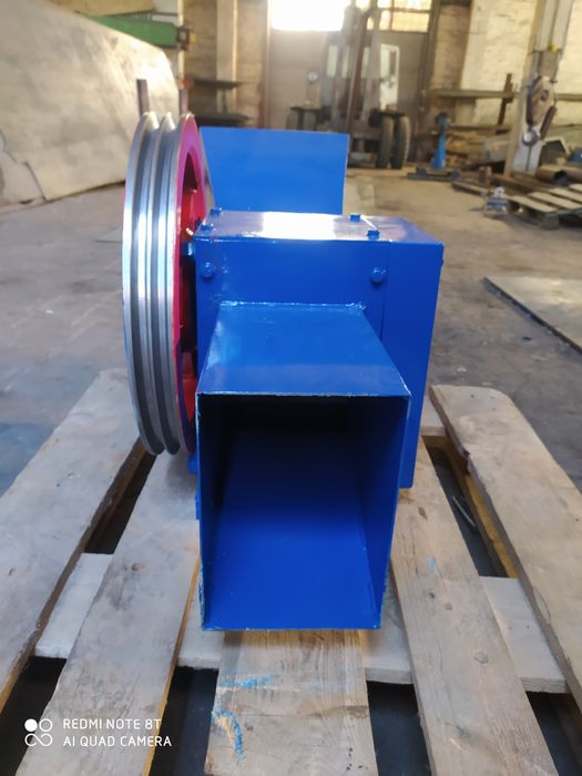 Дробілка гілок двох вальна