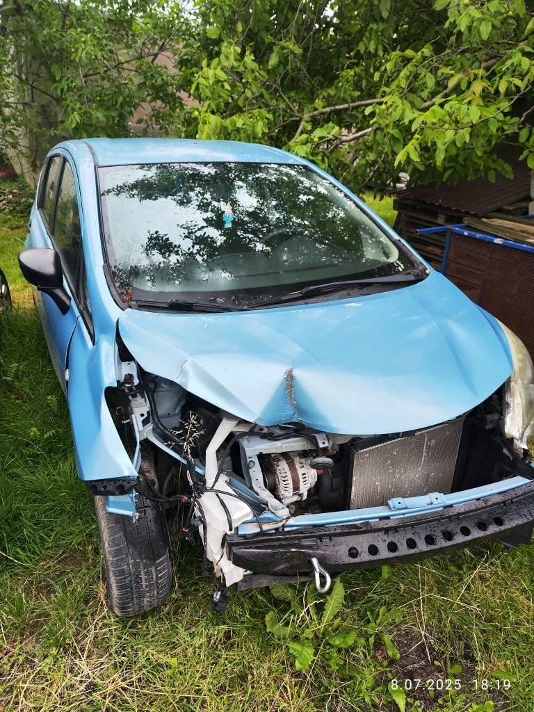 Nissan note uszkodzony