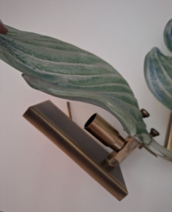 Par de apliques de vidro em forma de folha