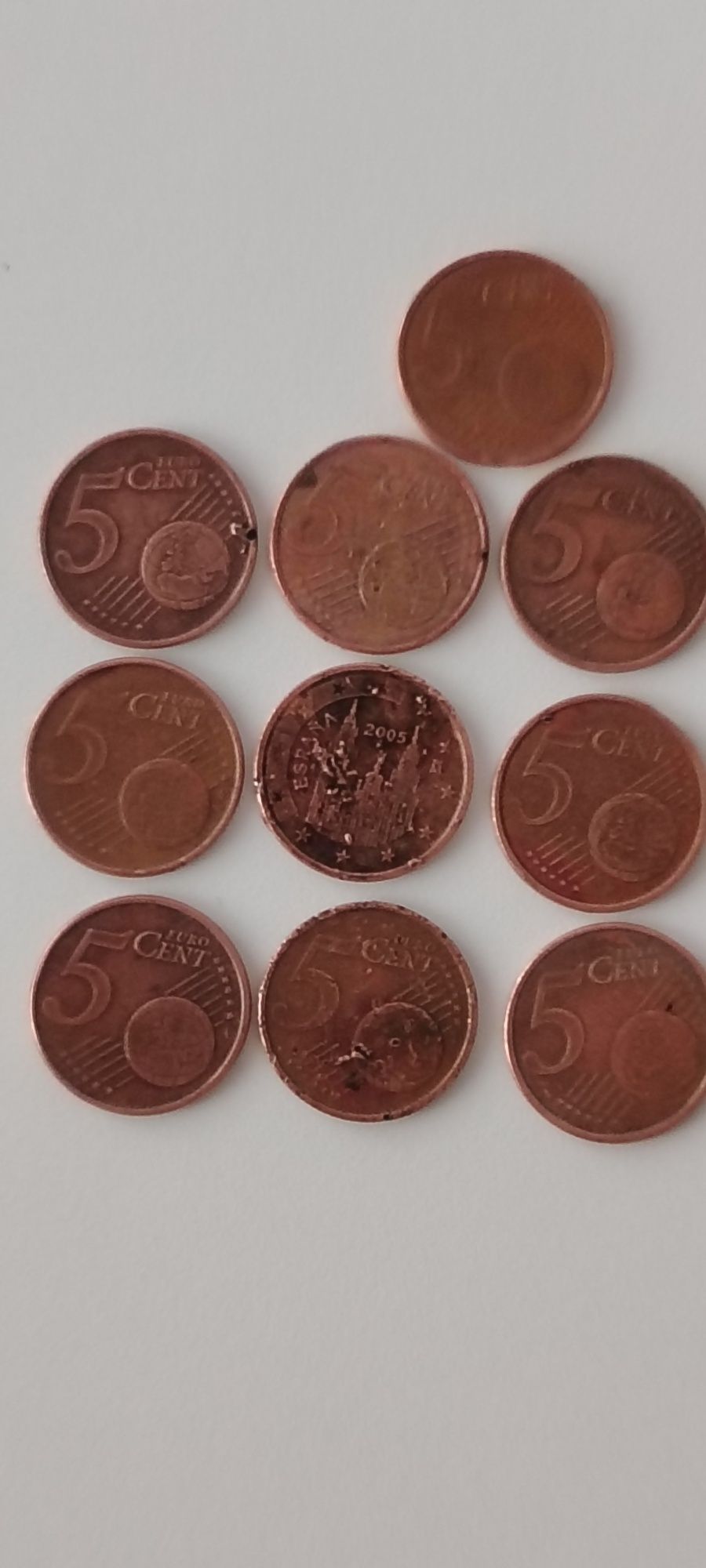37 moedas de 1,2 e 5 Cts com defeitos.