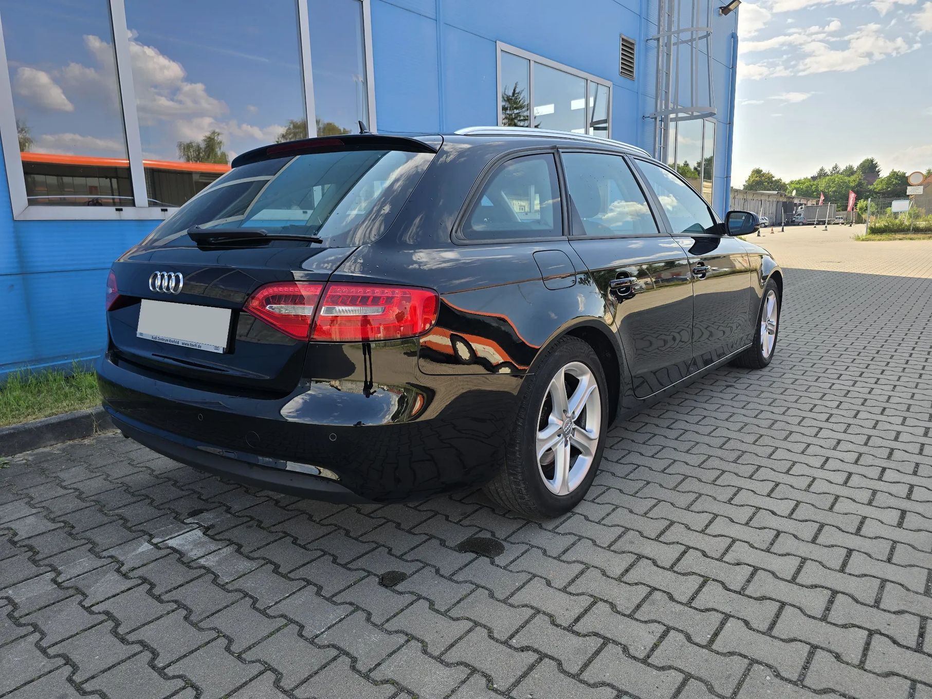 Audi A4 CJCA Pierwszy Właściciel Sport Pakiet Navi Ledyx2 BiXenon PDC IDEALNA