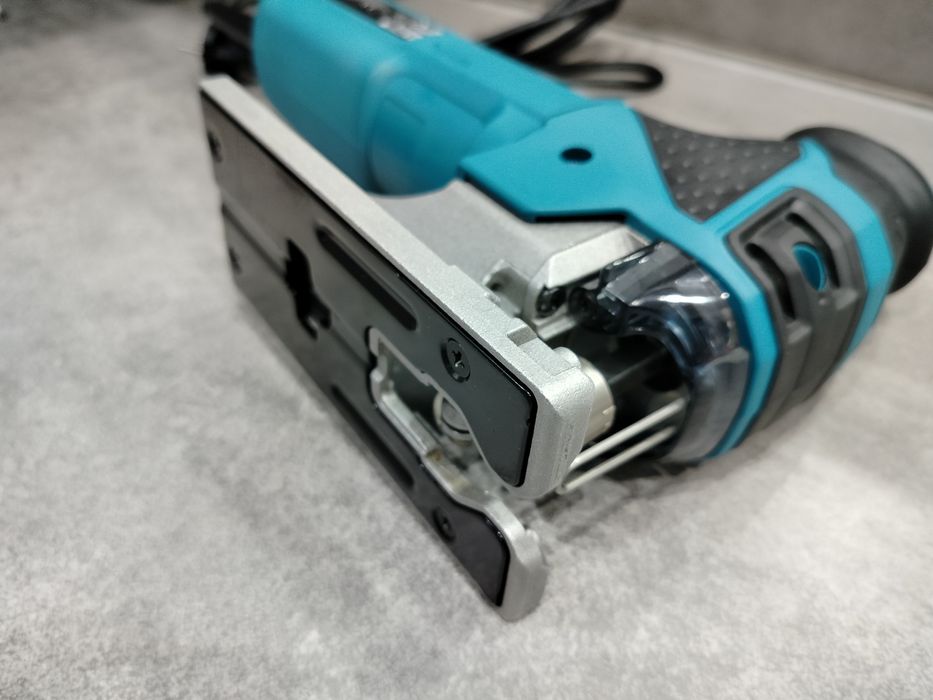 Wyrzynarka Makita 4351FCTJ Nowa