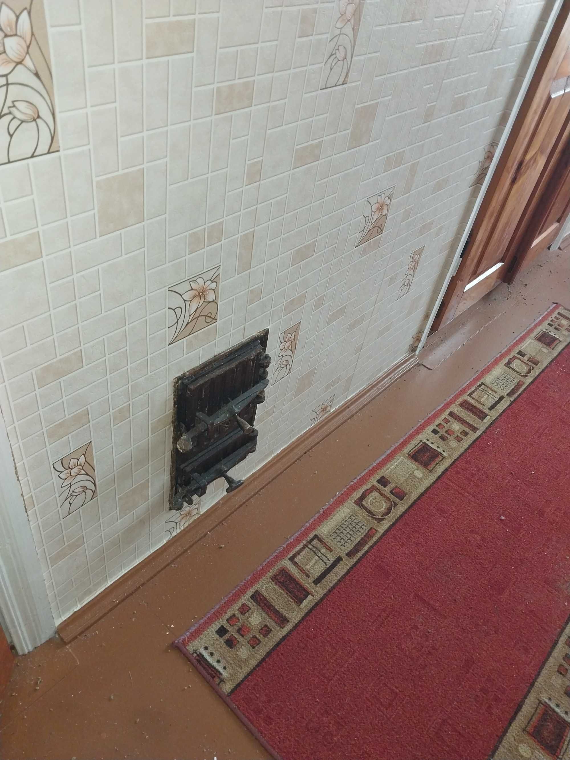 Терміново продається будинок 2 поверхи, р - н Центр