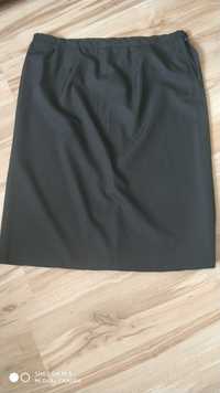 Ładna elegancka czarna spódnica