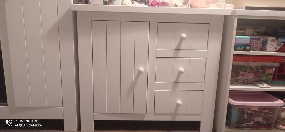 Meble Pinio Barcelona komoda + szafa