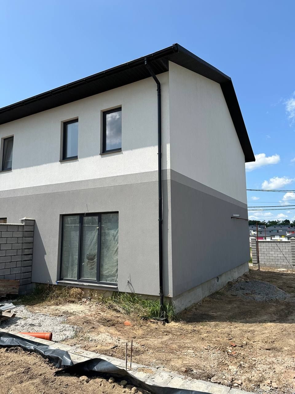 Продам котедж з незавершеним ремонтом