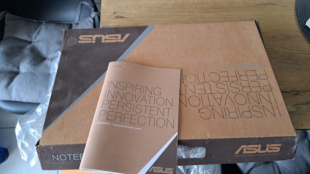 Ноутбук ASUS E403S  14 Intel N3700 ( 4 ЯДРА ) 4 RAM 120 SSD