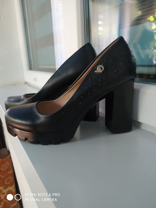 Продам туфлі б/у