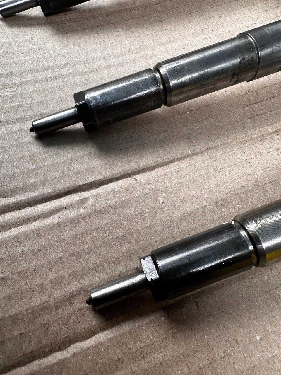 Форсунка Renault Сіменс Меган 3 Сценік 3 Кенго Трафік 1 2 3 166006212R