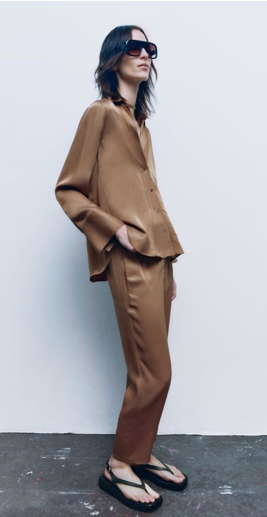 Сатиновий костюм в піжамному стилі Zara