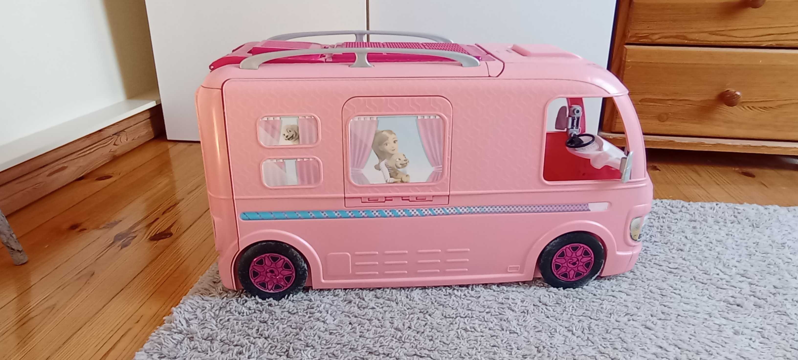 Kamper i Ford Maverick dla lalki Barbie