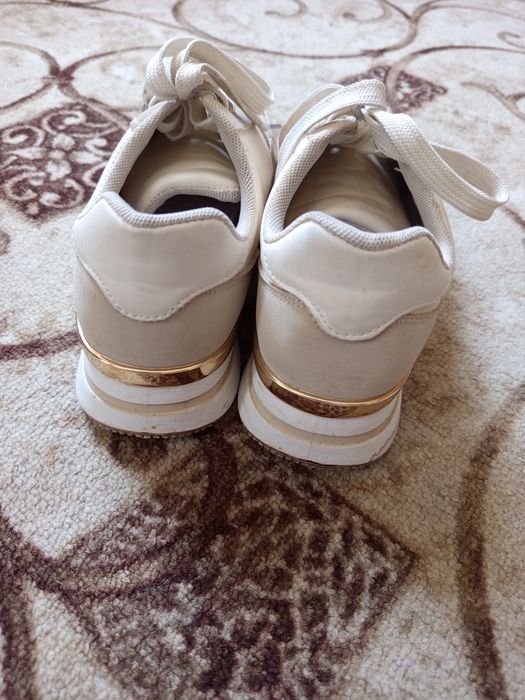 Гламурні кросівки р.38