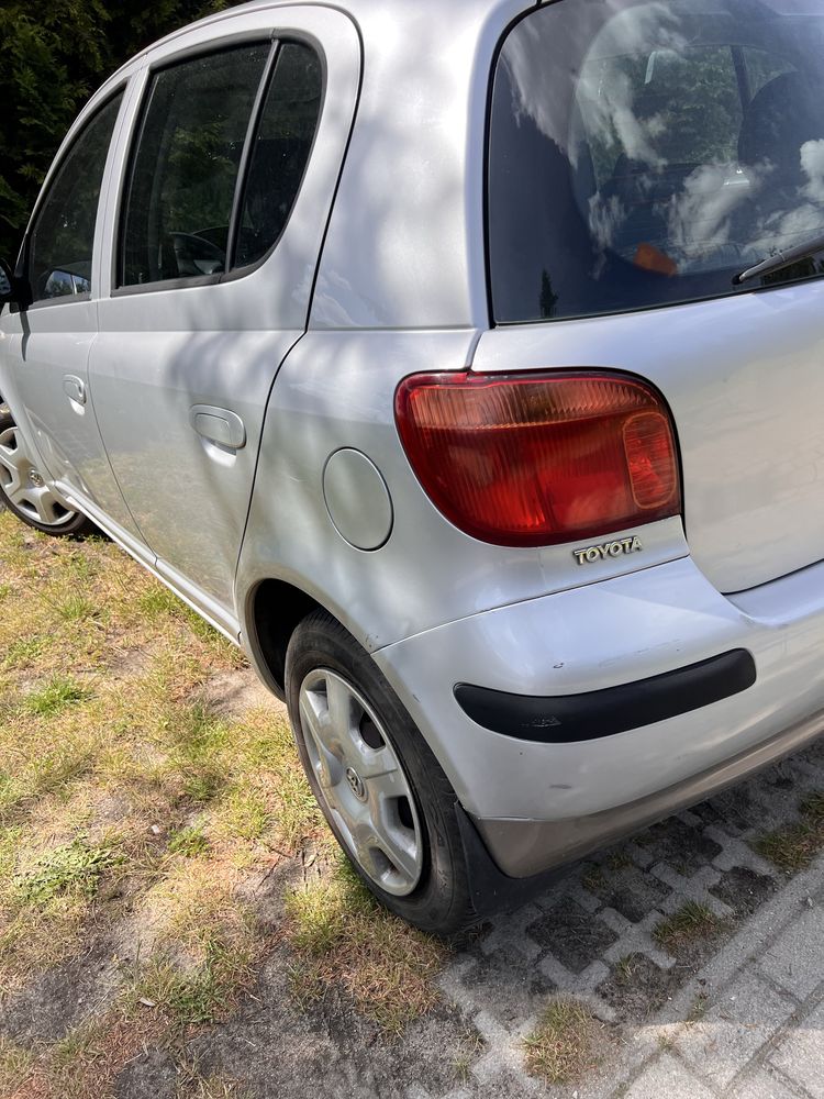Toyota Yaris 2004
