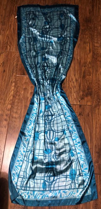 Piękny , cienki , niebieski szalik 180x60 cm