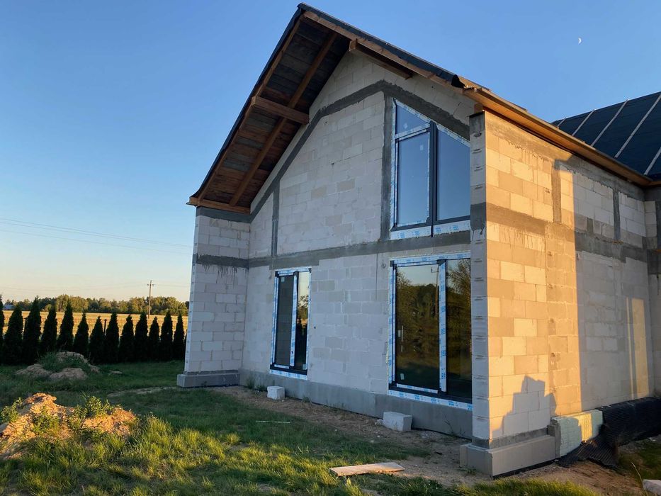 Dom stan Surowy zamknięty! Uzbrojony! Ogrodzony! z projektem Elewacji!