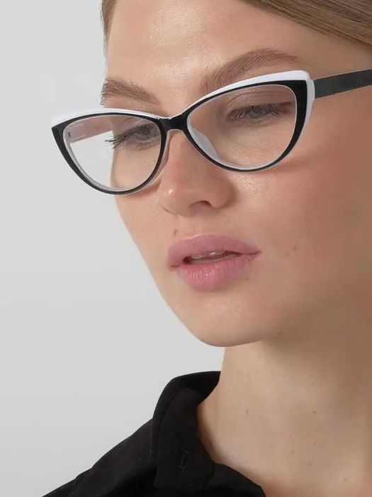 Жіночі окуляри з білою пластиковою оправою для зору ± – код 550 С1