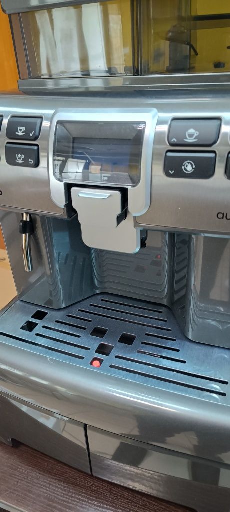 Кавомашина автоматична Saeco Aulika Top High Speed Cappuccino