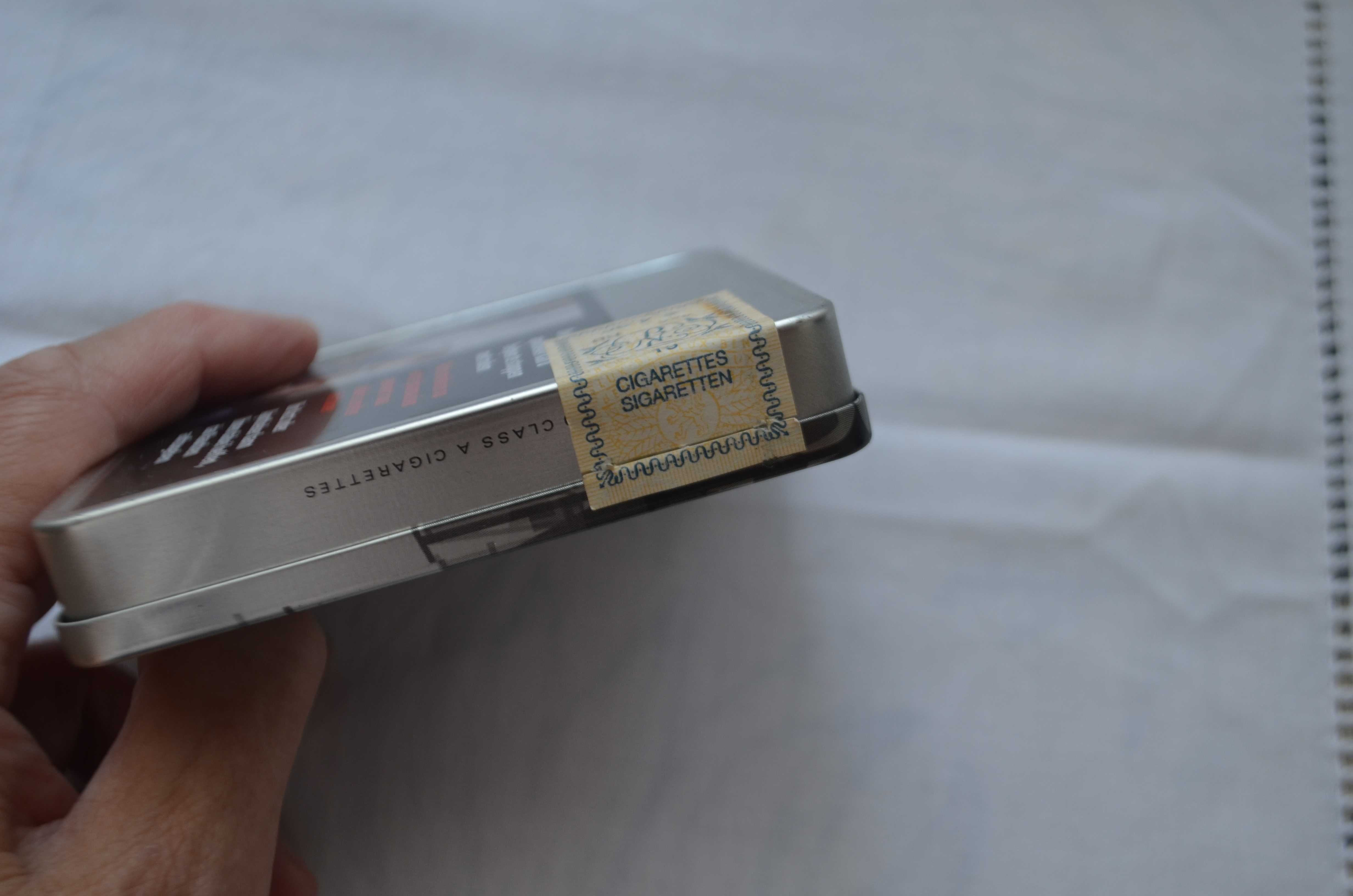 puszka po papierosach metalowa Marlboro