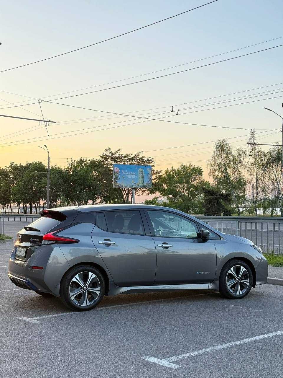 Nissan Leaf 2019, 40kW, 93%SOH. 92т КМ пробега.