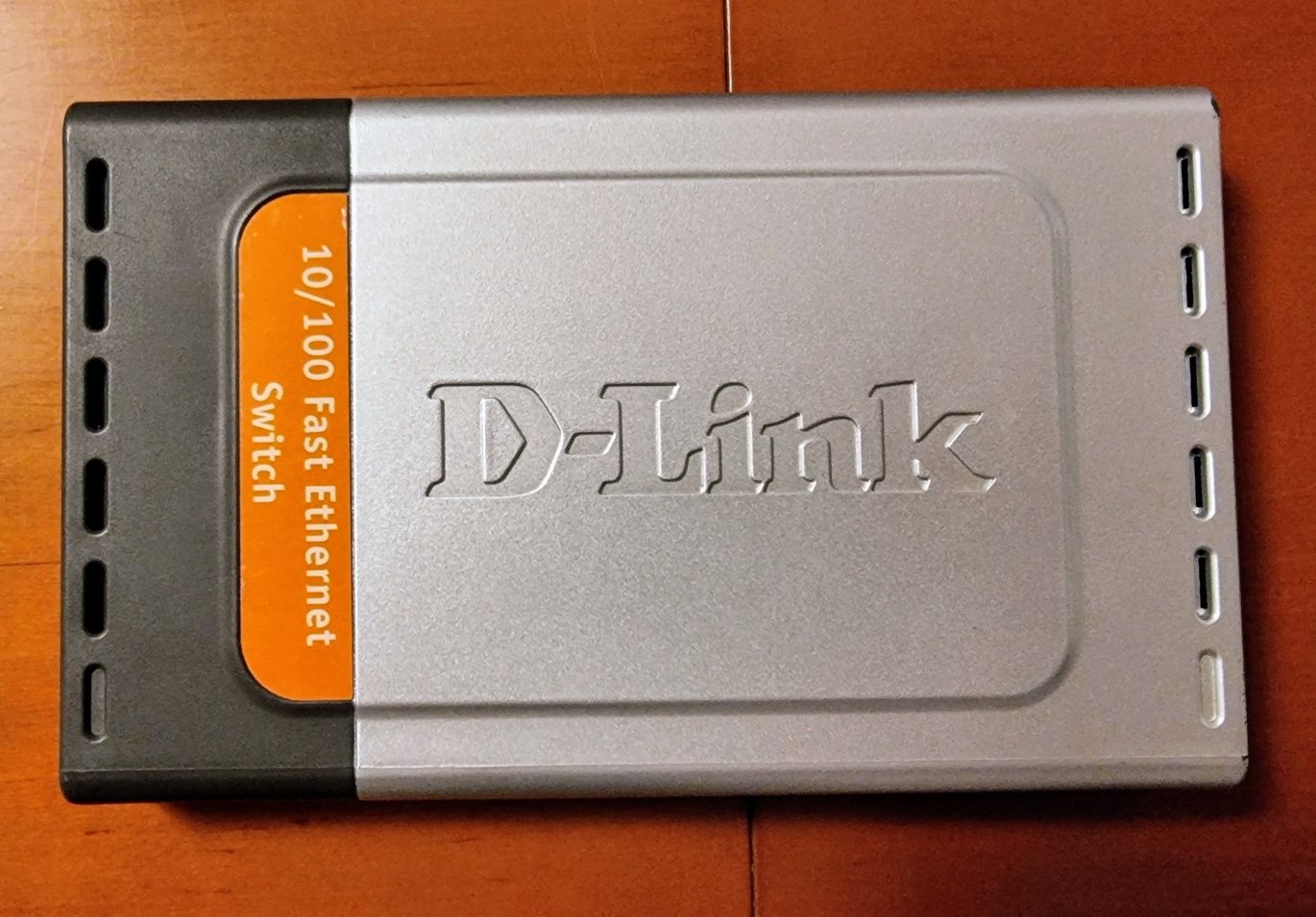 Коммутатор Switch D-Link DES-1008D