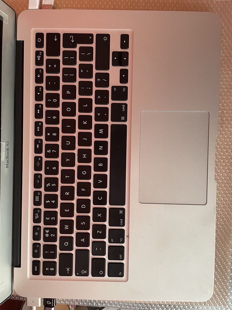 Macbook AIR 13” A1466 zainstalowany Windows 8.1